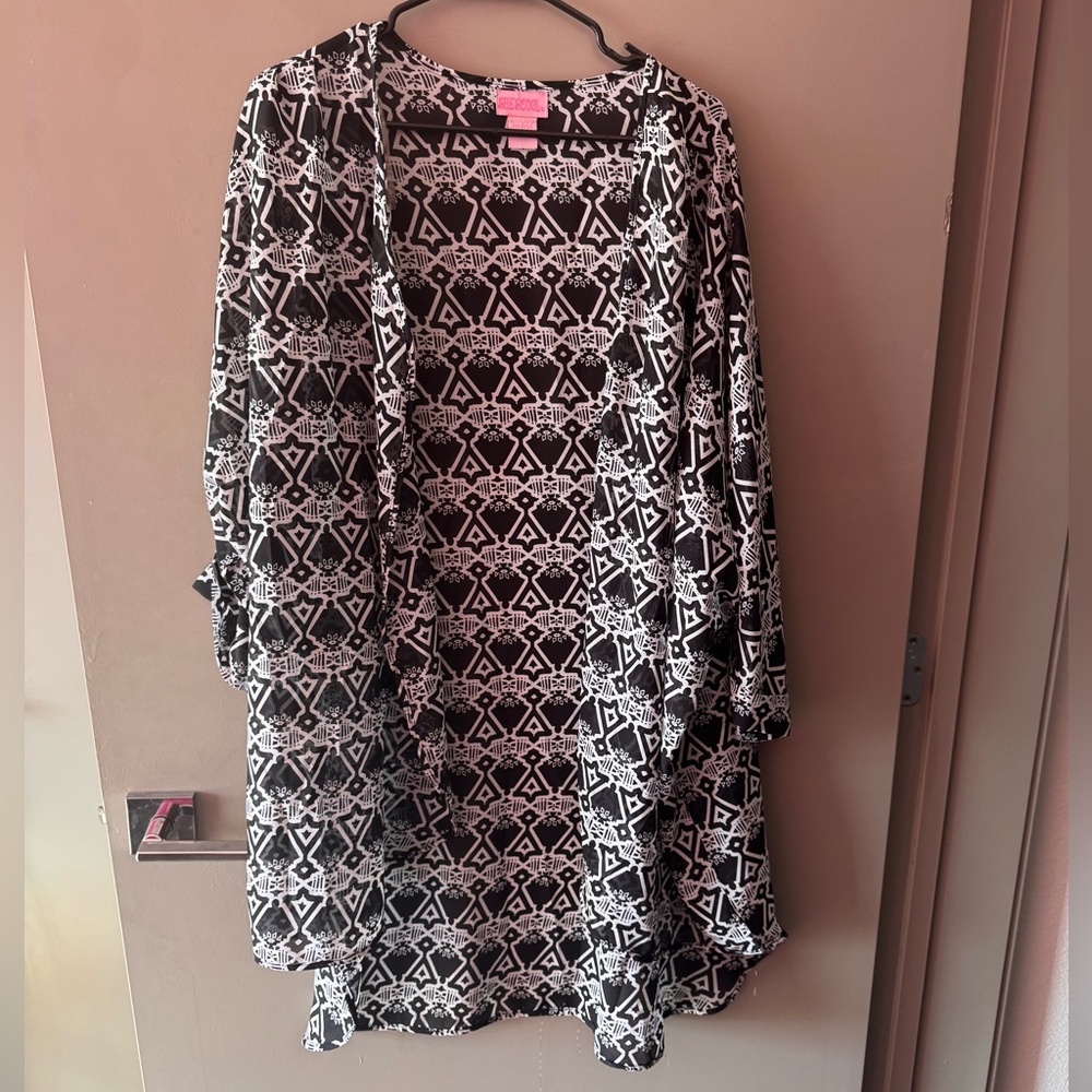 Black and White Geometric Patterned Short Sleeve Cardigan